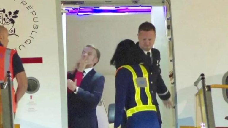 Czy Macron został uderzony przez swoją żonę? (Wideo)