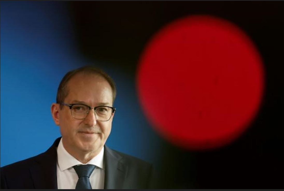 Dobrindt wprowadza zmiany – przeforsowane politycznie motywowane środki nadzoru