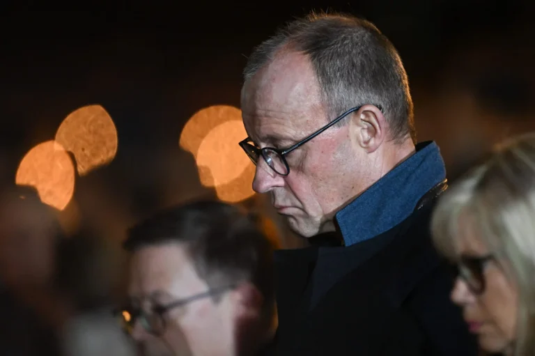 „Zjeżdżaj, kłamliwy kanclerze!“ – Merz w Magdeburgu wściekle wygwizdany (wideo)