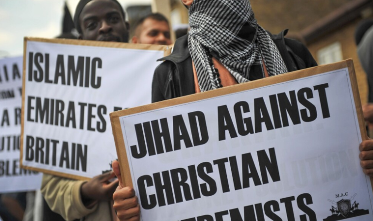 GB: Szejkowie obawiają się islamizacji swoich studentów zagranicznych i ograniczają stypendia