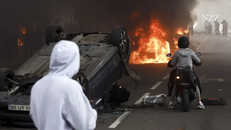 Francja „dusi się“ w chaosie migracyjnym – morderstwo co siedem godzin