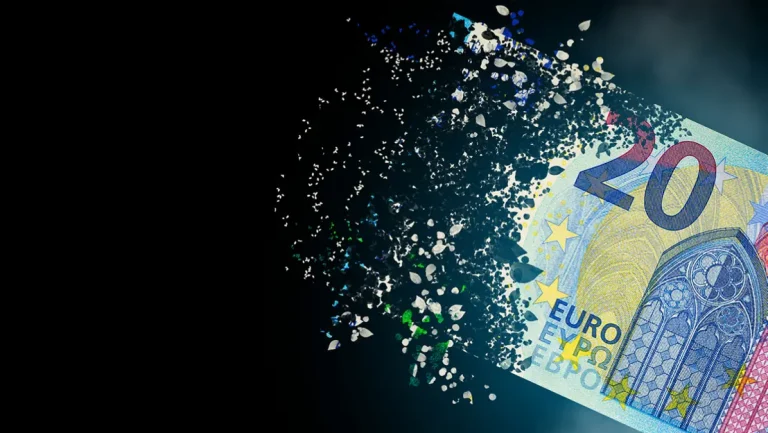 O „podstępnym” zniesieniu gotówki przez UE