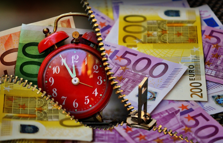 Europejskie prawo przeciwdziałania praniu pieniędzy: Handlarze muszą ustalić tożsamość klienta przy płatnościach gotówkowych powyżej 3.000 euro.