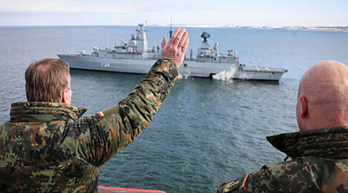 Zależy to od tego, kto pokazuje „gest gestapo”.