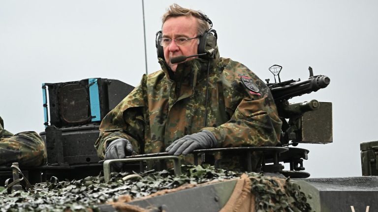 Pistorius jako minister-problem: 2 miliardy euro utopione w flopie systemu radiowego Bundeswehry