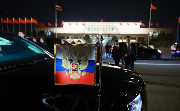 Putin bei Xi: Im Geist von Peking zur neuen multipolaren Weltordnung