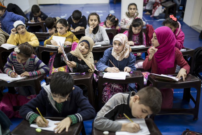 UNICEF-Studie: Schulleistungen in Deutschland fallen ins Bodenlose