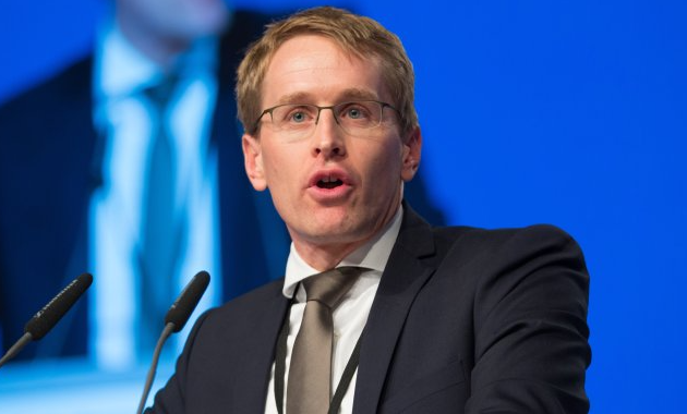 AfD „znacznie większe zagrożenie“: minister prezydent CDU za współpracą z Lewicą