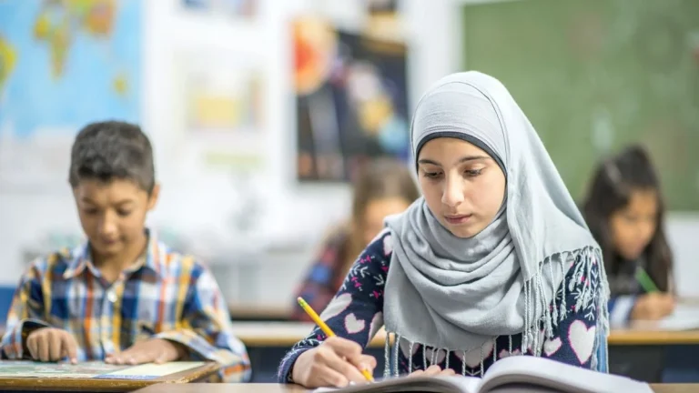 Brutalne warunki w berlińskich szkołach z powodu islamizacji
